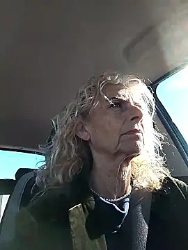 Snapshot of clarabell4 chatting on 24, 4, 2026 clarabell4 online show from 24, 4, 2026