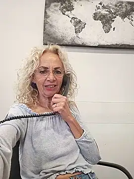 Snapshot of clarabell4 chatting on 19, 5, 2026 clarabell4 online show from 19, 5, 2026