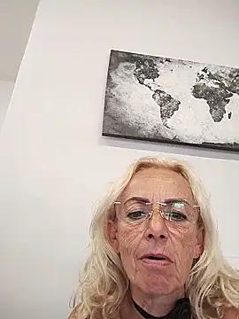 Snapshot of clarabell4 chatting on 16, 6, 2026 clarabell4 online show from 16, 6, 2026
