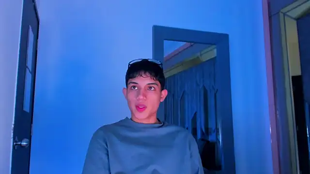 Sebax Young online show from 13, 4, 2026