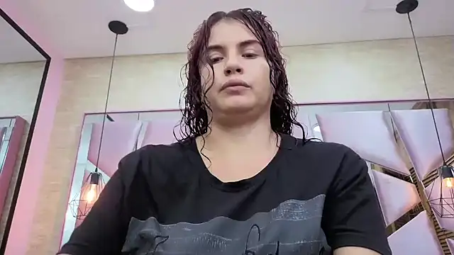 Snapshot of ThaliaCross chatting on 22, 4, 2026 ThaliaCross online show from 22, 4, 2026
