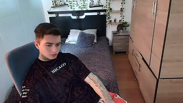 Snapshot of santii_ss chatting on 19, 5, 2026 santii ss online show from 19, 5, 2026