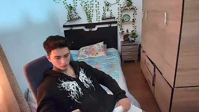 Snapshot of santii_ss chatting on 3, 7, 2026 santii ss online show from 3, 7, 2026