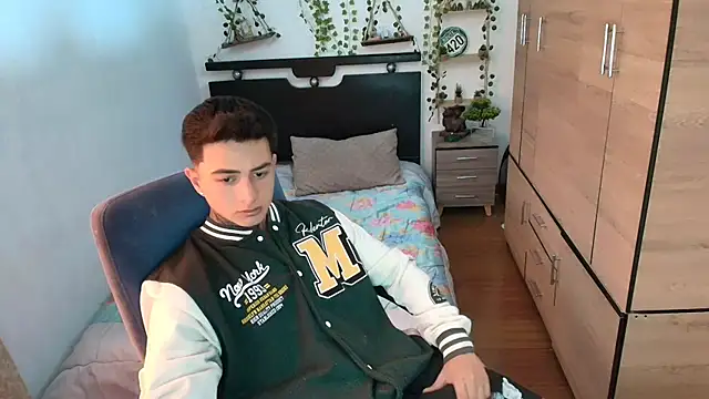 Snapshot of santii_ss chatting on 14, 7, 2026 santii ss online show from 14, 7, 2026