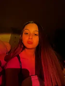 Snapshot of esmeralda_diamond69 chatting on 5, 4, 2026 esmeralda diamond69 online show from 5, 4, 2026