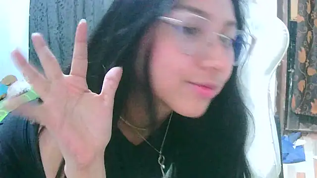 Snapshot of honeysweet111 chatting on 6, 10, 2025 honeysweet111 online show from 6, 10, 2025