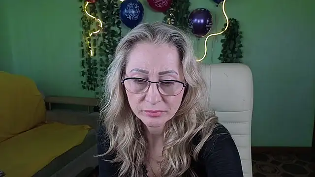 Snapshot of Habibi_Honeyy chatting on 10, 9, 2025 Habibi Honeyy online show from 10, 9, 2025