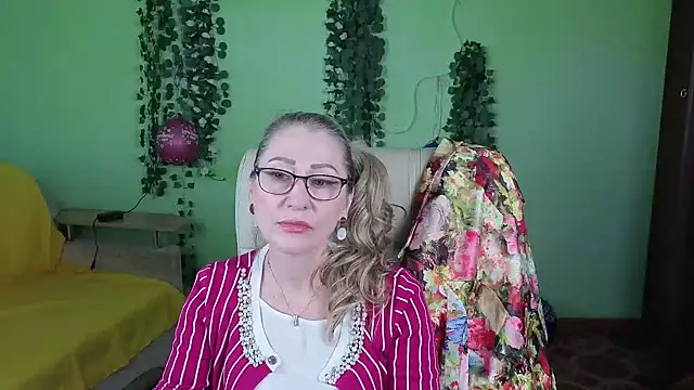 Snapshot of Habibi_Honeyy chatting on 3, 10, 2025 Habibi Honeyy online show from 3, 10, 2025