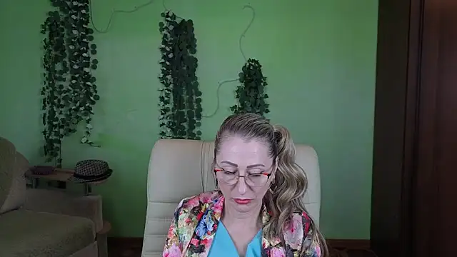 Snapshot of Habibi_Honeyy chatting on 18, 10, 2025 Habibi Honeyy online show from 18, 10, 2025