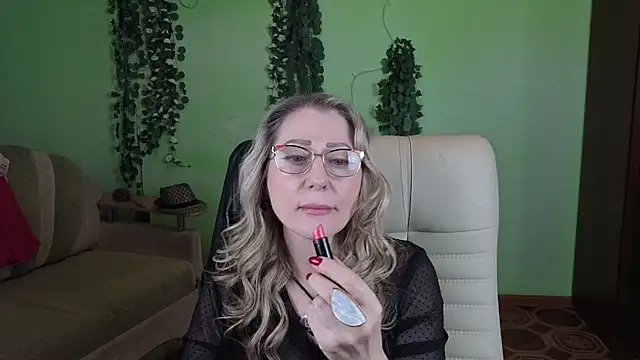 Snapshot of Habibi_Honeyy chatting on 19, 11, 2025 Habibi Honeyy online show from 19, 11, 2025