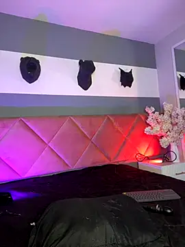 Bella Williiams online show from 4, 12, 2025