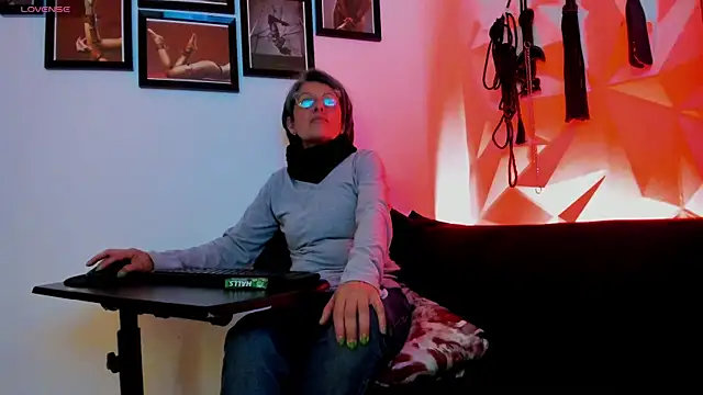 MistressNyx cg online show from 8, 10, 2025