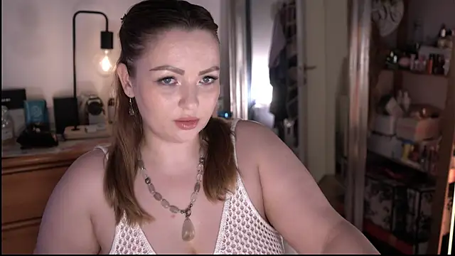 Snapshot of marrygrayes chatting on 22, 6, 2026 marrygrayes online show from 22, 6, 2026