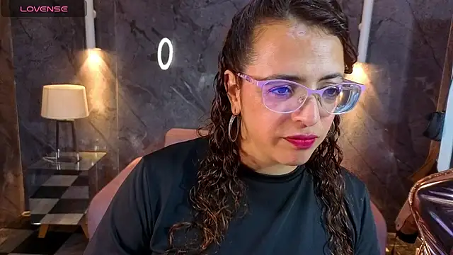 Snapshot of _Evoni_b chatting on 26, 10, 2025 Evoni b online show from 26, 10, 2025