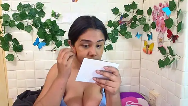 Snapshot of IndiaSexyStripper4u chatting on 23, 9, 2025 IndiaSexyStripper4u online show from 23, 9, 2025