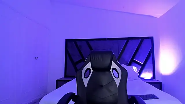 Snapshot of MarilynDupont chatting on 13, 9, 2025 MarilynDupont online show from 13, 9, 2025