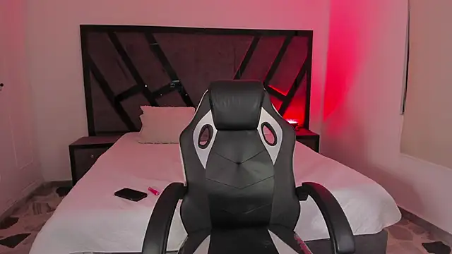 Snapshot of MarilynDupont chatting on 26, 9, 2025 MarilynDupont online show from 26, 9, 2025