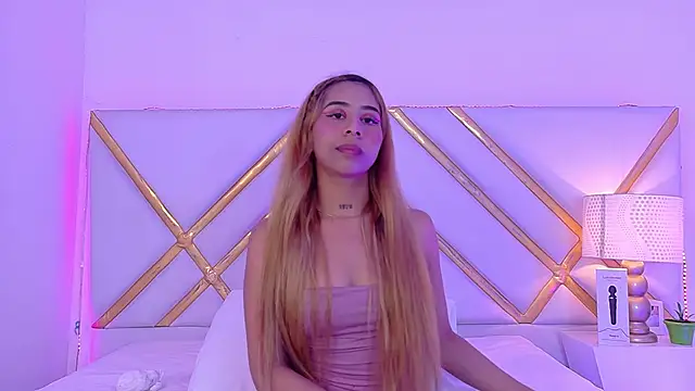 Snapshot of laila_stilwiills chatting on 7, 10, 2025 laila stilwiills online show from 7, 10, 2025