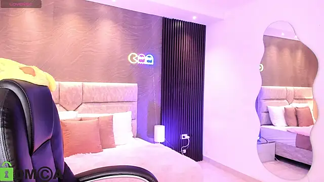 Arinextdoor online show from 10, 10, 2025