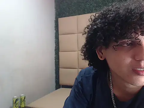 Xfire boy69 online show from 2, 10, 2025