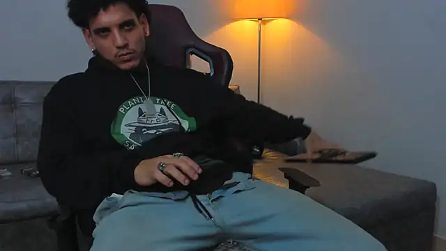 Xfire boy69 online show from 16, 12, 2025