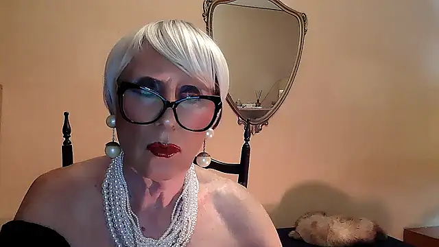 Snapshot of ROBY_SWEETHOT chatting on 10, 10, 2025 ROBY SWEETHOT online show from 10, 10, 2025