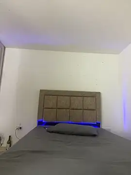 Snapshot of EmilyNoir1 chatting on 17, 12, 2025 EmilyNoir1 online show from 17, 12, 2025