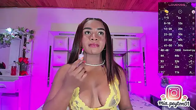 Snapshot of mia_peyton chatting on 7, 2, 2026 mia peyton online show from 7, 2, 2026