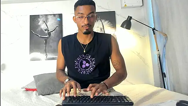 Darwin mayo online show from 3, 11, 2025