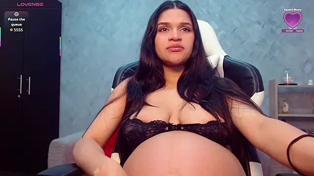 Roxxi 2110 online show from 16, 10, 2025