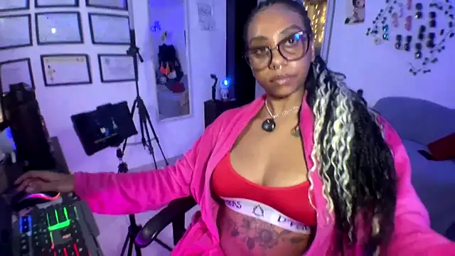 Snapshot of anasasuga chatting on 19, 9, 2025 anasasuga online show from 19, 9, 2025