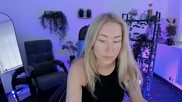 AstraMonroe online show from 6, 4, 2026