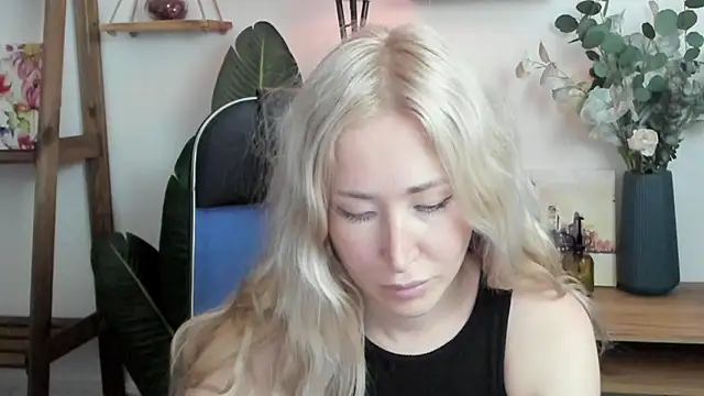 Snapshot of AstraMonroe chatting on 14, 6, 2026 AstraMonroe online show from 14, 6, 2026