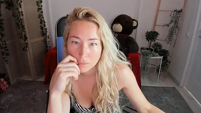 AstraMonroe online show from 22, 7, 2026