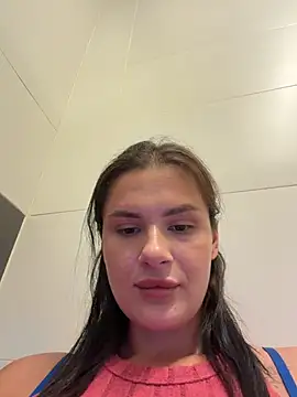 Snapshot of MiraReach chatting on 7, 7, 2026 MiraReach online show from 7, 7, 2026