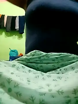 Hotty-couple063 online show from 28, 10, 2025