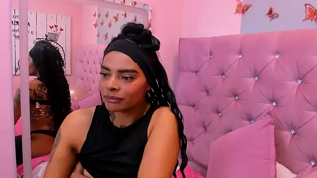 Snapshot of EmmaEbony_ chatting on 9, 9, 2025 EmmaEbony online show from 9, 9, 2025