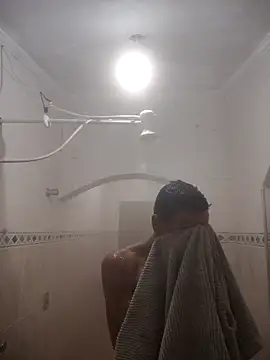 Snapshot of lacoste12 chatting on 5, 11, 2025 lacoste12 online show from 5, 11, 2025