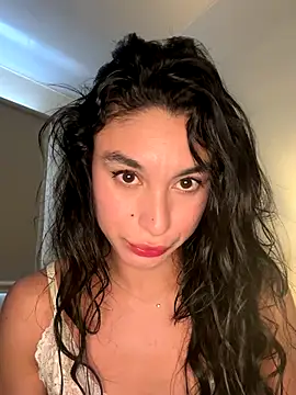 Snapshot of MonicaSalvatore chatting on 6, 11, 2025 MonicaSalvatore online show from 6, 11, 2025