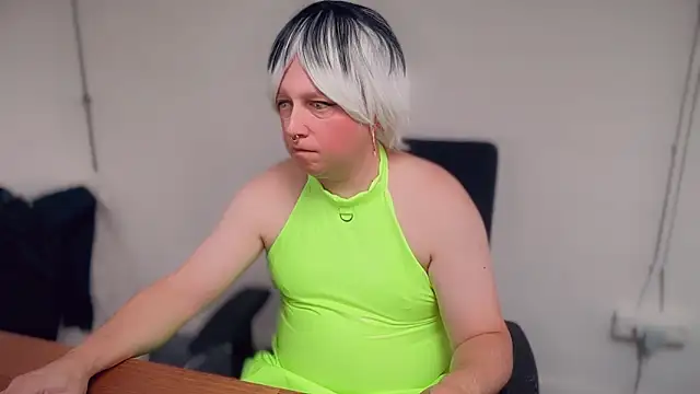 Snapshot of ElizaAndrea chatting on 24, 9, 2025 ElizaAndrea online show from 24, 9, 2025