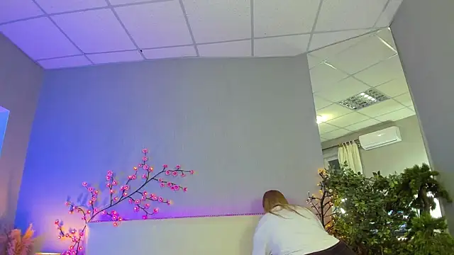 AshleyJoness online show from 5, 4, 2026