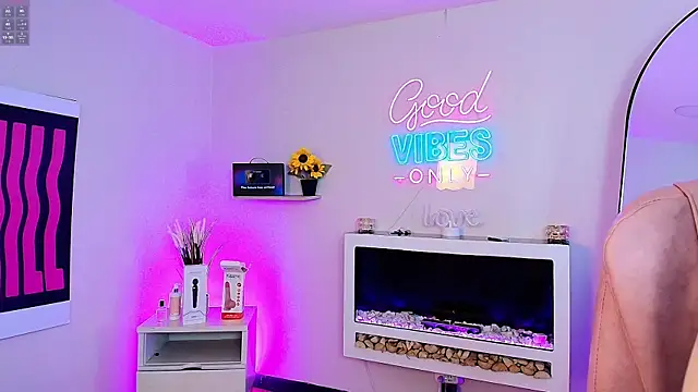 Snapshot of Alice_Vixen chatting on 22, 5, 2026 Alice Vixen online show from 22, 5, 2026