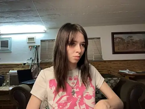 Snapshot of the_holy_t chatting on 25, 10, 2025 the holy t online show from 25, 10, 2025