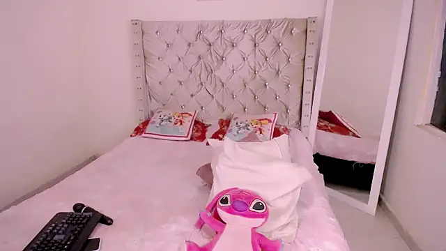 Snapshot of bonniebakerz1 chatting on 5, 2, 2026 bonniebakerz1 online show from 5, 2, 2026