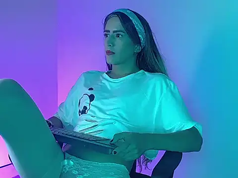 everly monroe online show from 17, 10, 2025