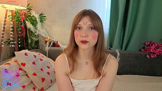 Snapshot of Lunabate chatting on 31, 10, 2025 Lunabate online show from 31, 10, 2025