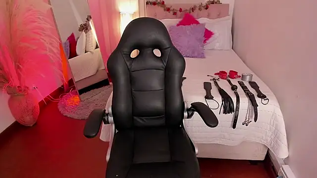 Lucie Harper online show from 31, 10, 2025