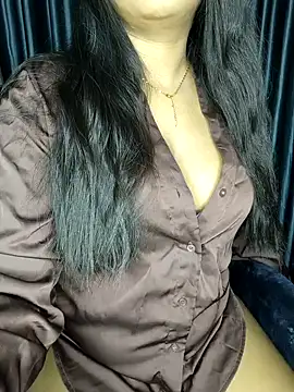 Webrowncouple online show from 4, 10, 2025