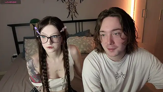 Snapshot of ellen_and_danny chatting on 3, 3, 2026 ellen and danny online show from 3, 3, 2026