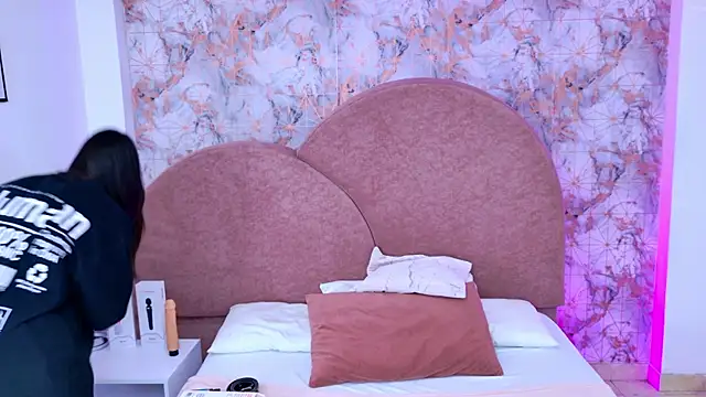 Snapshot of RavenGloomy chatting on 6, 11, 2025 RavenGloomy online show from 6, 11, 2025